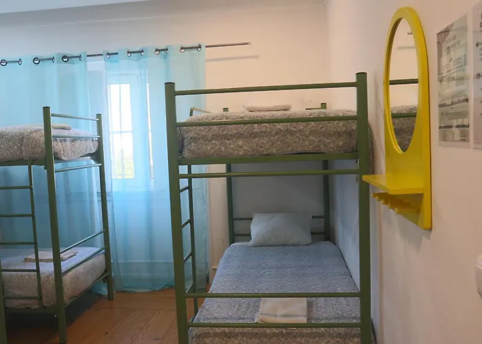 旅馆 里斯本露台旅舍 *